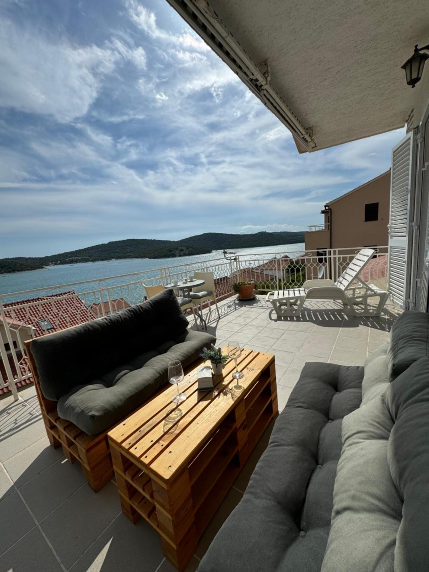 Marina Apartmani Tisno Murter Εξωτερικό φωτογραφία